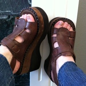 Seventies style sandals. Very cool.   Size 7